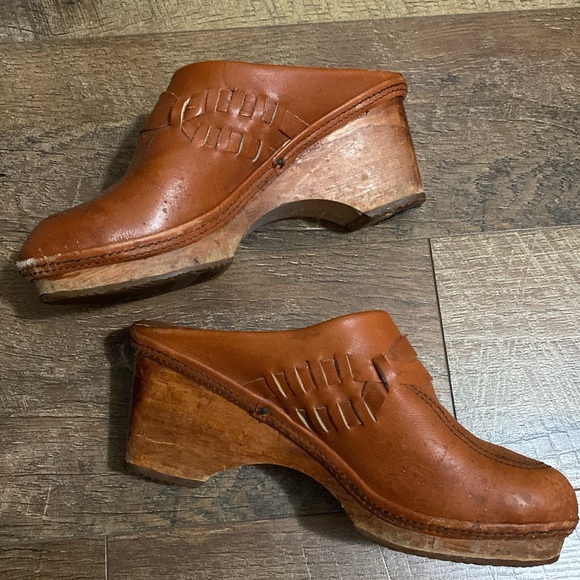 Vintage Leather Clog - Picture 2 of 3